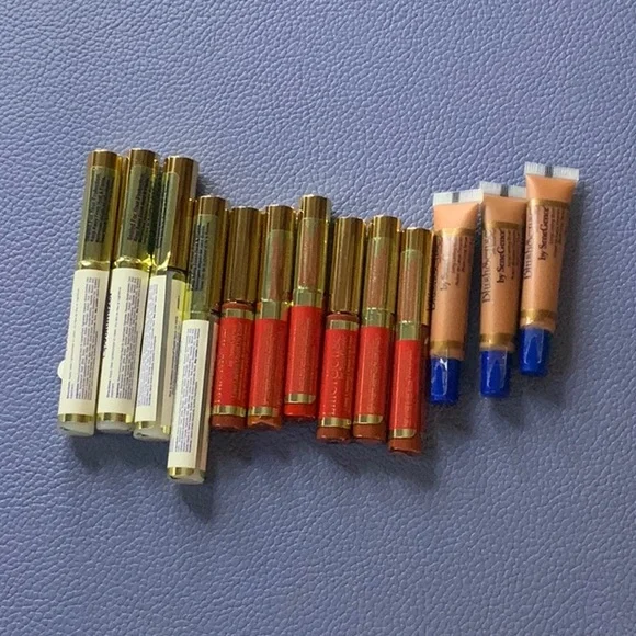 Lip volumizer bronze brush and liners! - Picture 3 of 4